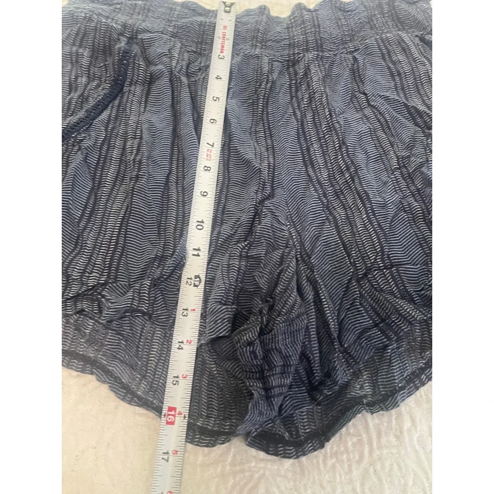 Three Dots Womens XL Navy‎ Blue Chevron Stripe Rayon Smocked Waist Pocket Shorts